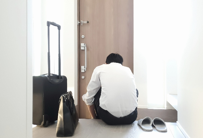別居中の妻の家に頻繁に出入りする知り合い…2人の関係が気になる|30代男性からの調査相談