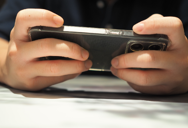 高校生の息子が知らない間にスマホを持っていた…｜母親からの調査相談
