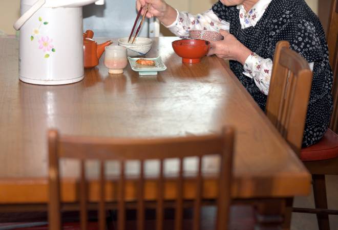 酷暑続きで一人暮らしの母が心配…|40代女性からの調査相談