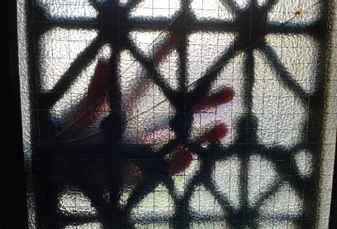 管理アパートで女性入居後、窓を覗く男の影…|40代男性オーナーからの調査相談