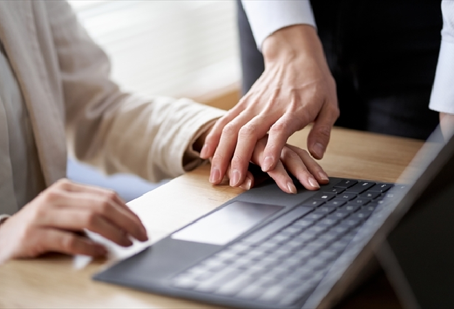 職員向け意見箱に社内不倫の投書…｜人事担当者からの調査相談