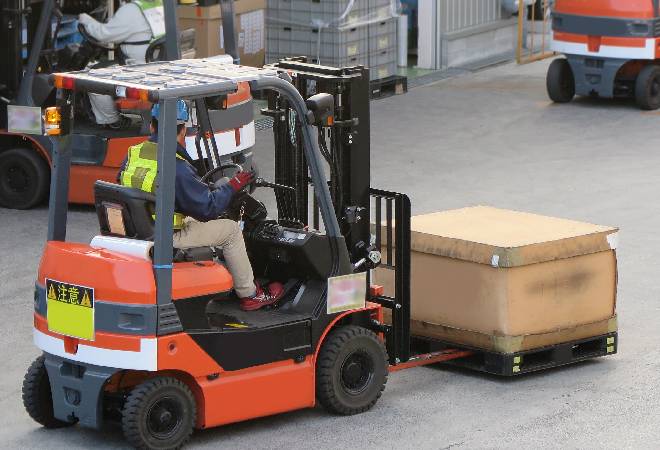 無免許でフォークリフトを運転している疑い…| 40代管理職からの調査相談