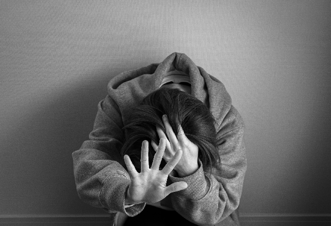 地方で働く息子が社長から暴行を受けている動画を見た|50代母親からの調査相談。